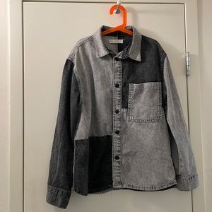 Stylish and versatile kids’ denim shirt. Size 11-12. Excellent condition.